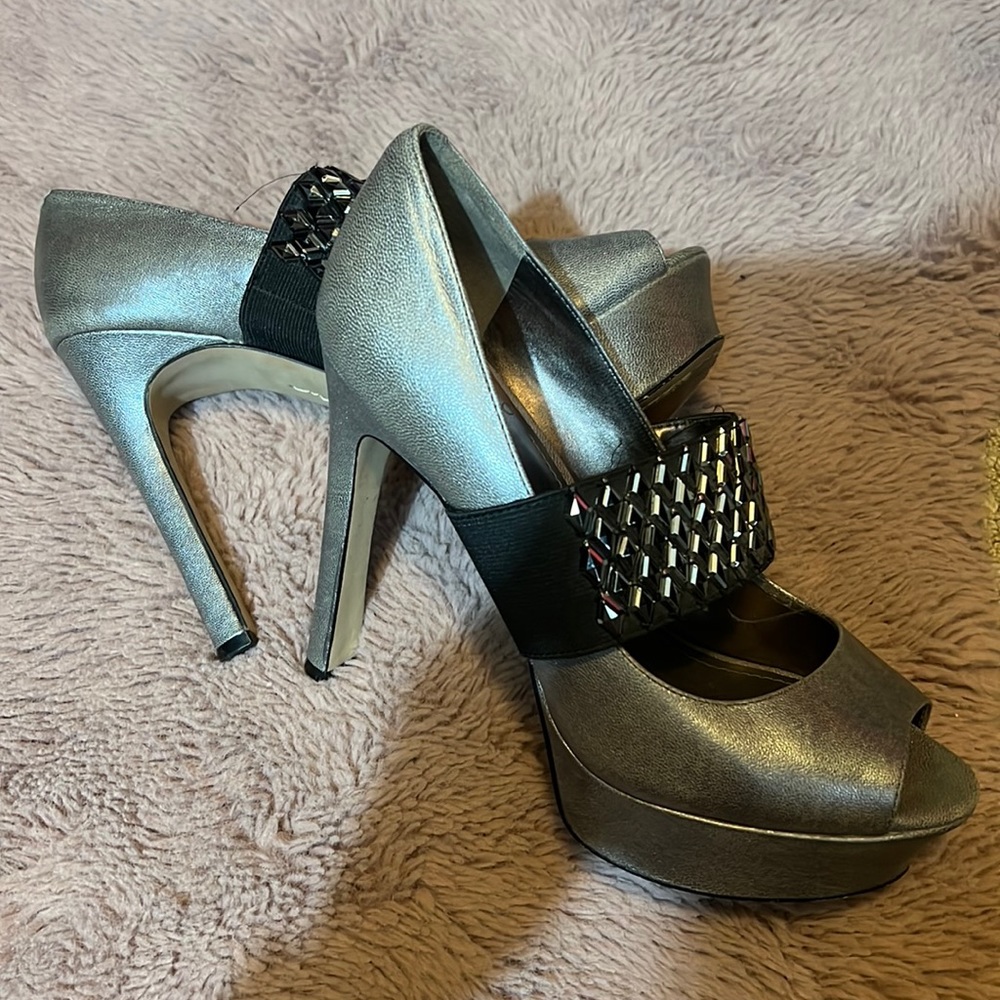Vince Camuto silver high heal 7.5 shoes